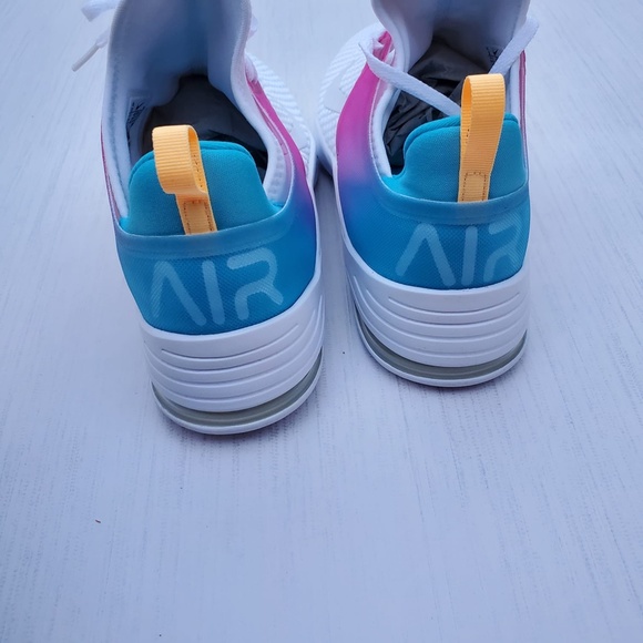 NIKE WOMENS AIR MAX BELLA TRAINING SHOE sold - Picture 9 of 10